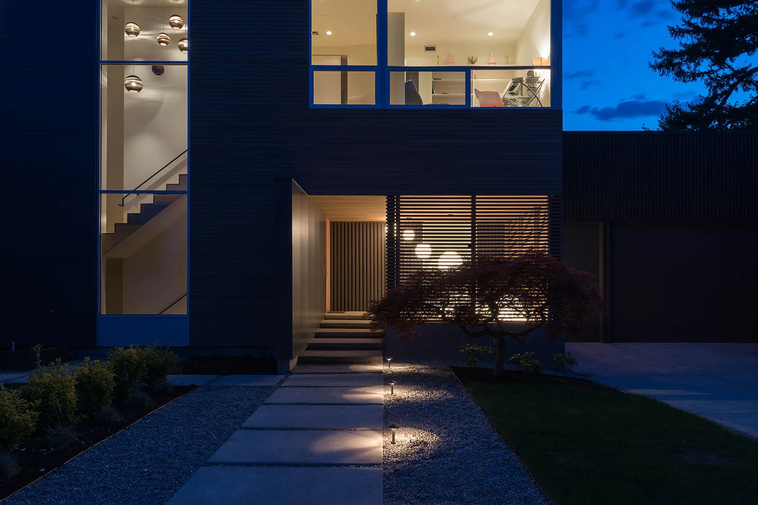 BUILD-LLC-Pham-Night-Entry-01#.jpg