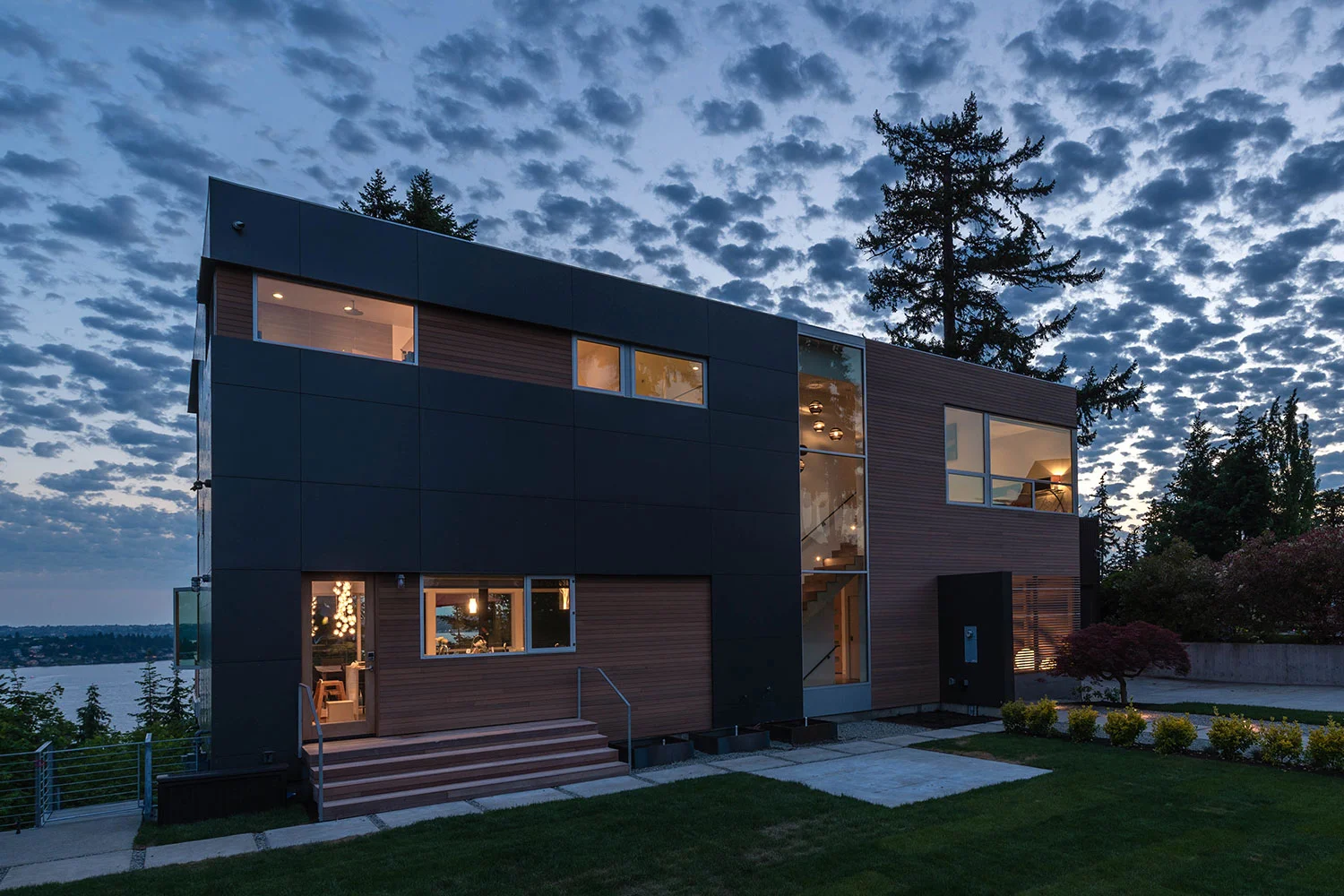 BUILD-LLC-Pham-Night-E-03#.jpg
