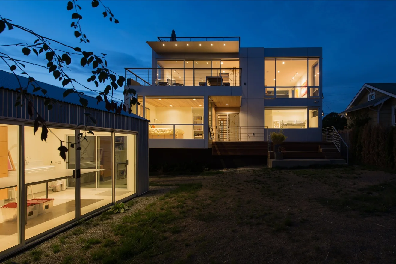 BUILD-LLC-CSH-Ext-Night-S-01#.jpg