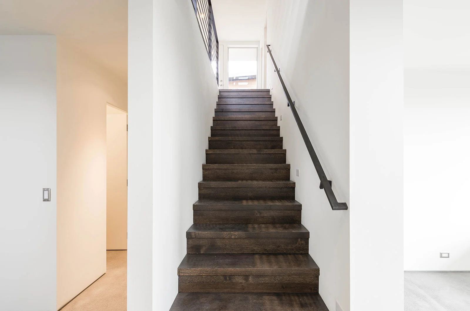 BUILD-LLC-Pambianco-Int-Utility-03.jpg