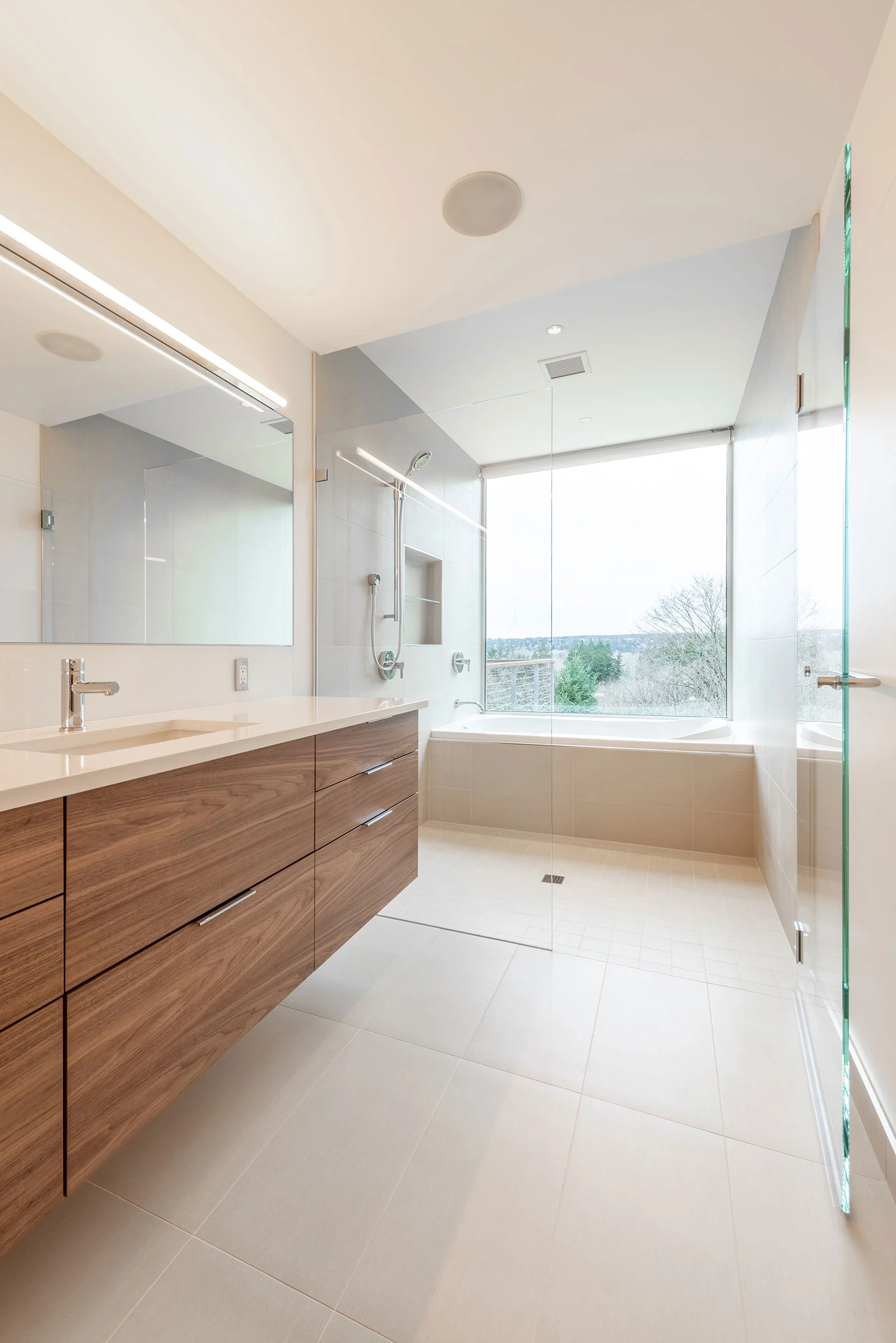 BUILD-LLC-Dunn-Int-Masterbath-02.jpg