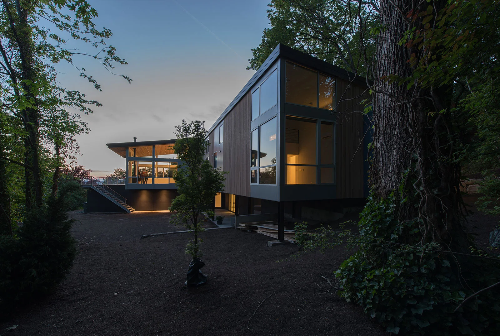 BUILD-LLC-Merrimount-Ext-E-Night-02#.jpg