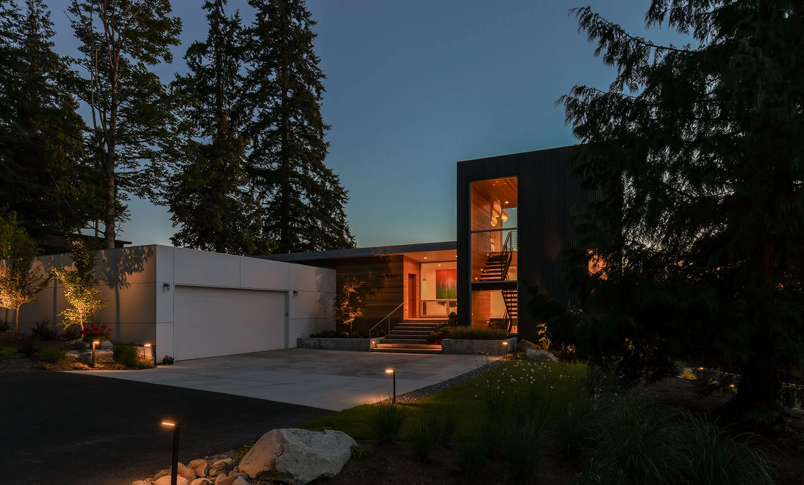 BUILD-LLC-Dunn-Ext-Dusk-W-04.jpg