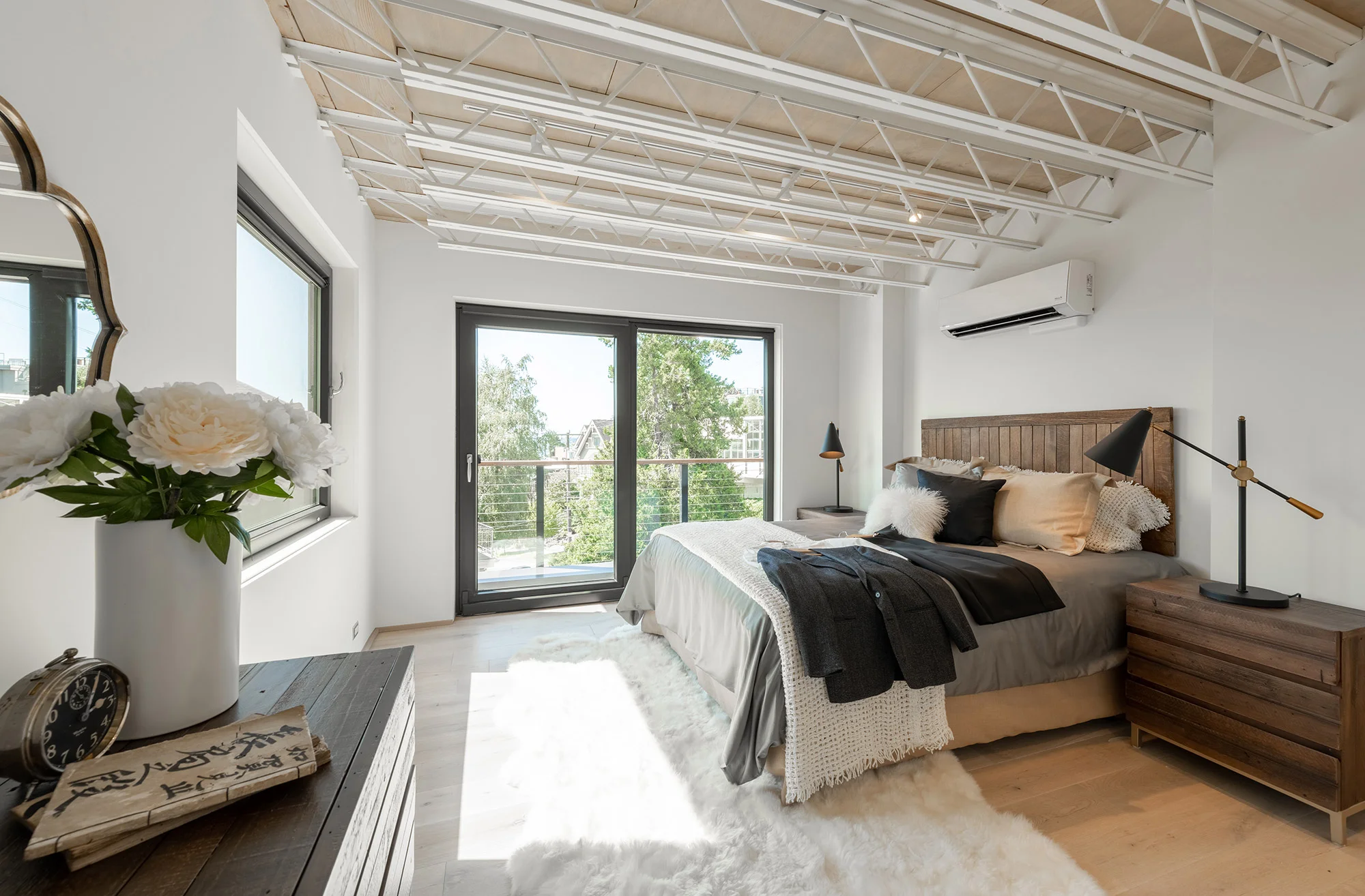 BUILD-LLC-Lee-Street-Lofts-Int-Master-Bedroom-01.jpg