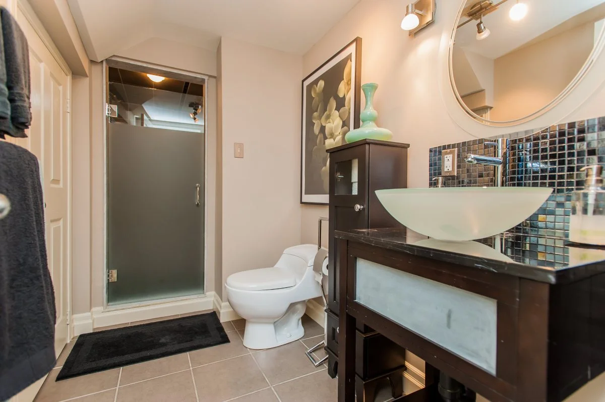 12-basementensuite.jpg