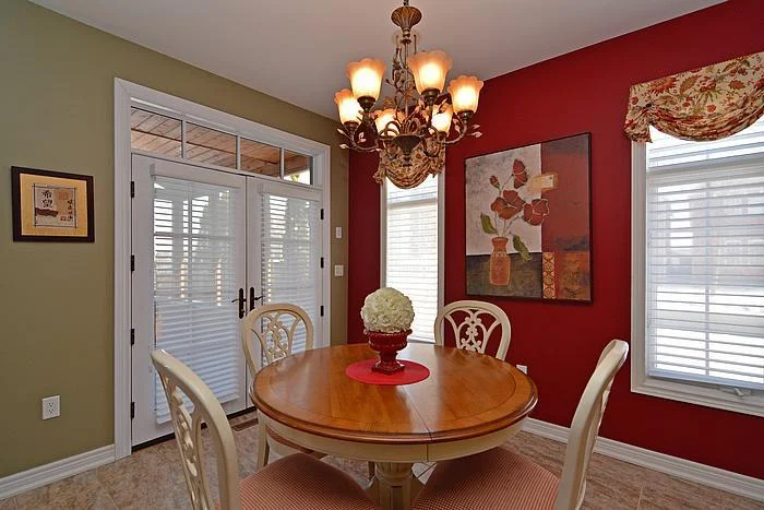 dinette_700.jpg