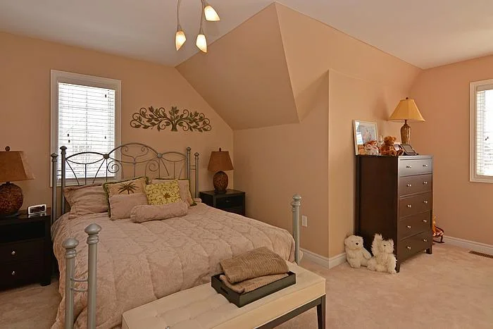 bedroom2_700.jpg