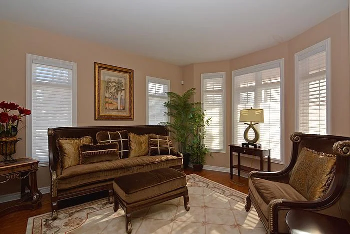 livingroom_700.jpg