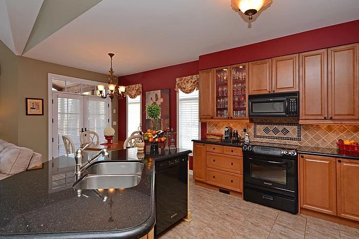 kitchen_700.jpg