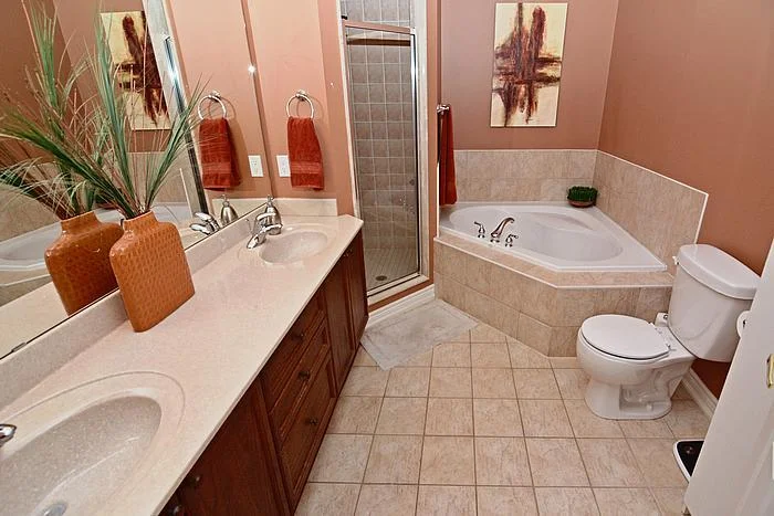 masterbedroomensuite_700.jpg