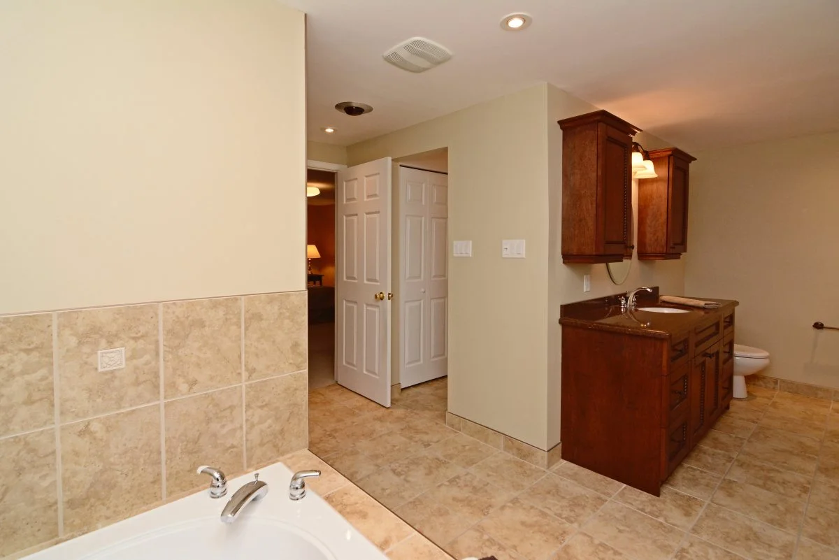 31_ferndell_circle_mls_hid791952_roommasterbedroomensuite1.jpg