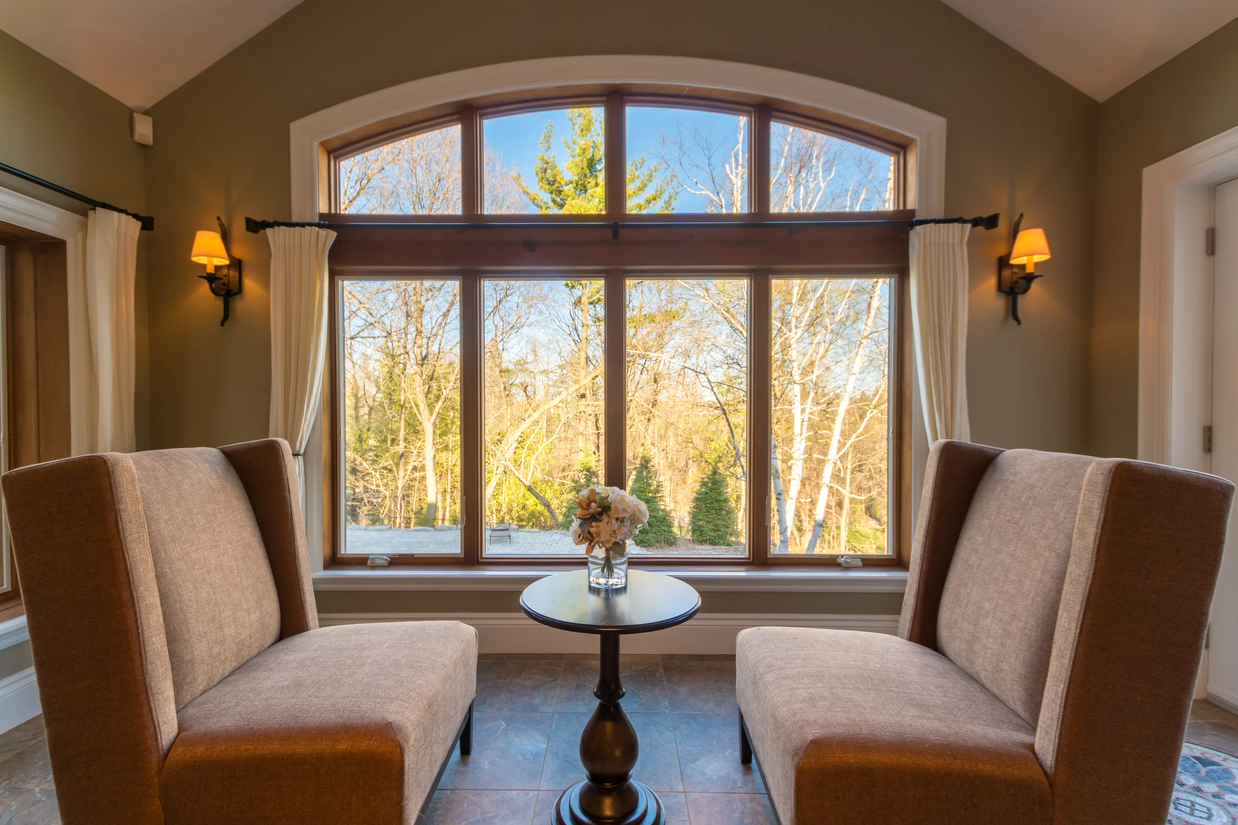 57-Joseph-39-BreakfastArea2.jpg