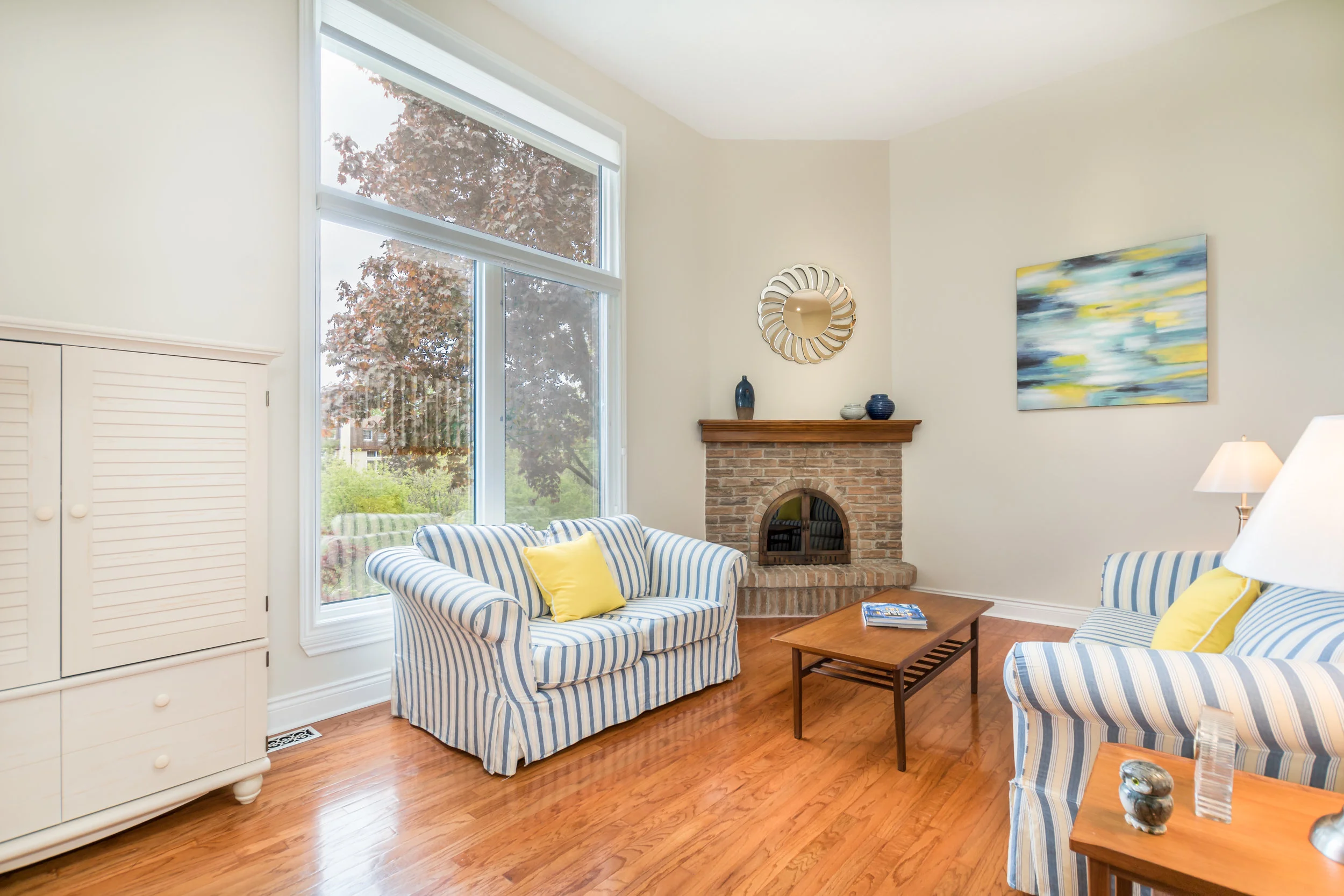 22HepworthWay-10 Living Rm 1.jpg
