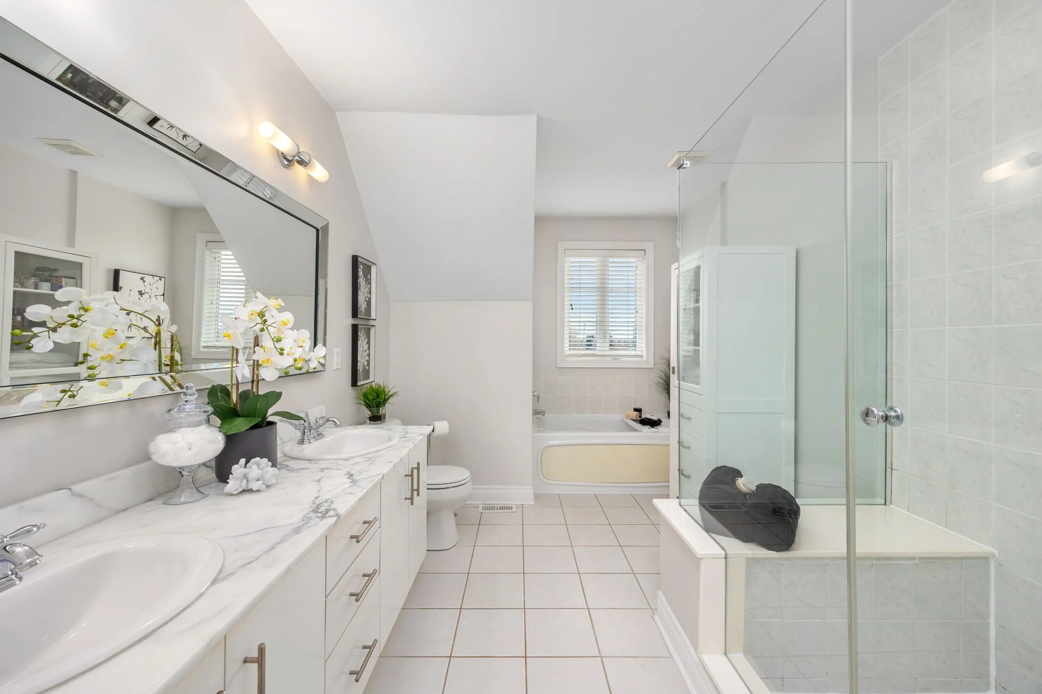 025 - 114 Six Point Rd, Toronto, ON.JPG