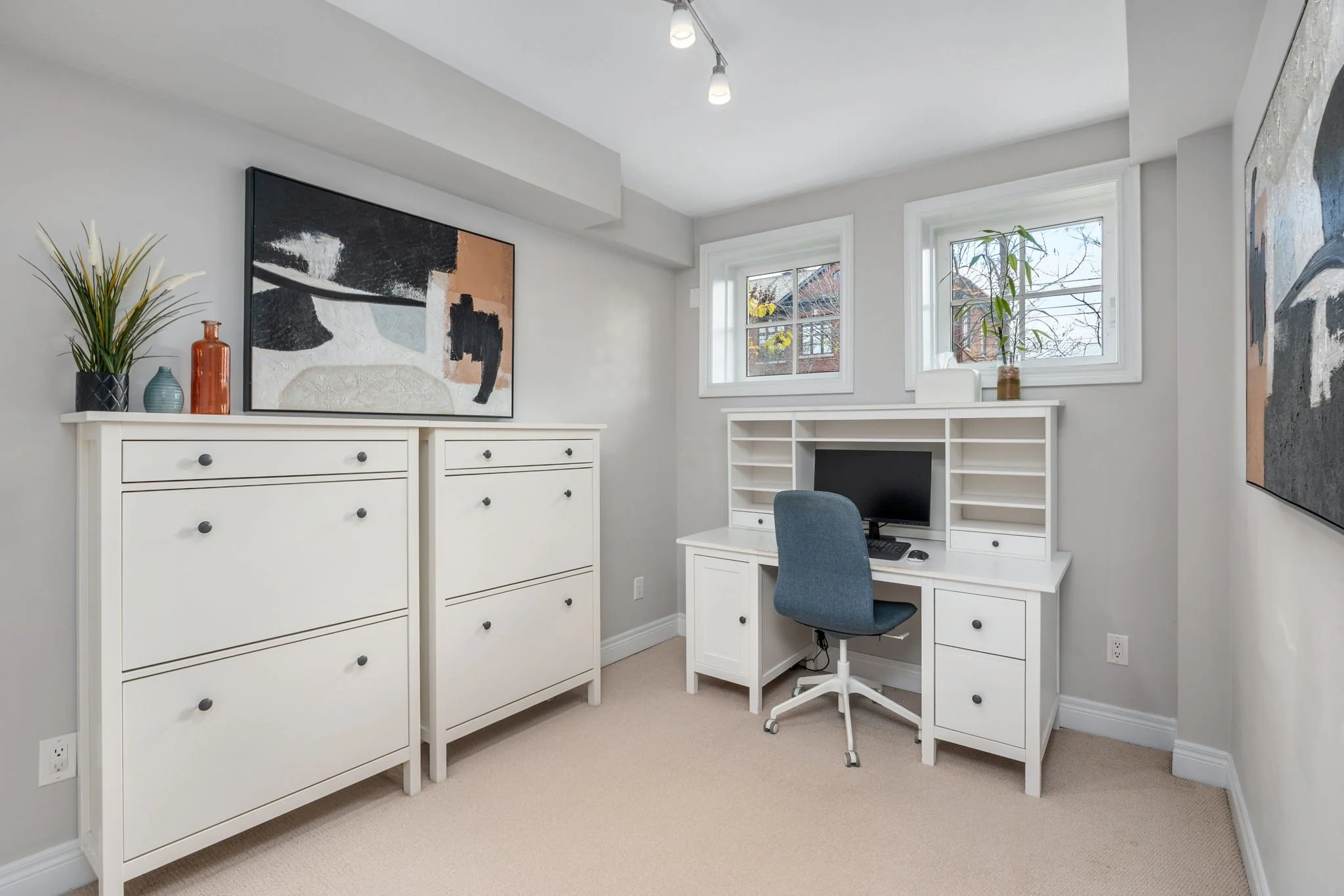 027 - 114 Six Point Rd, Toronto, ON.JPG