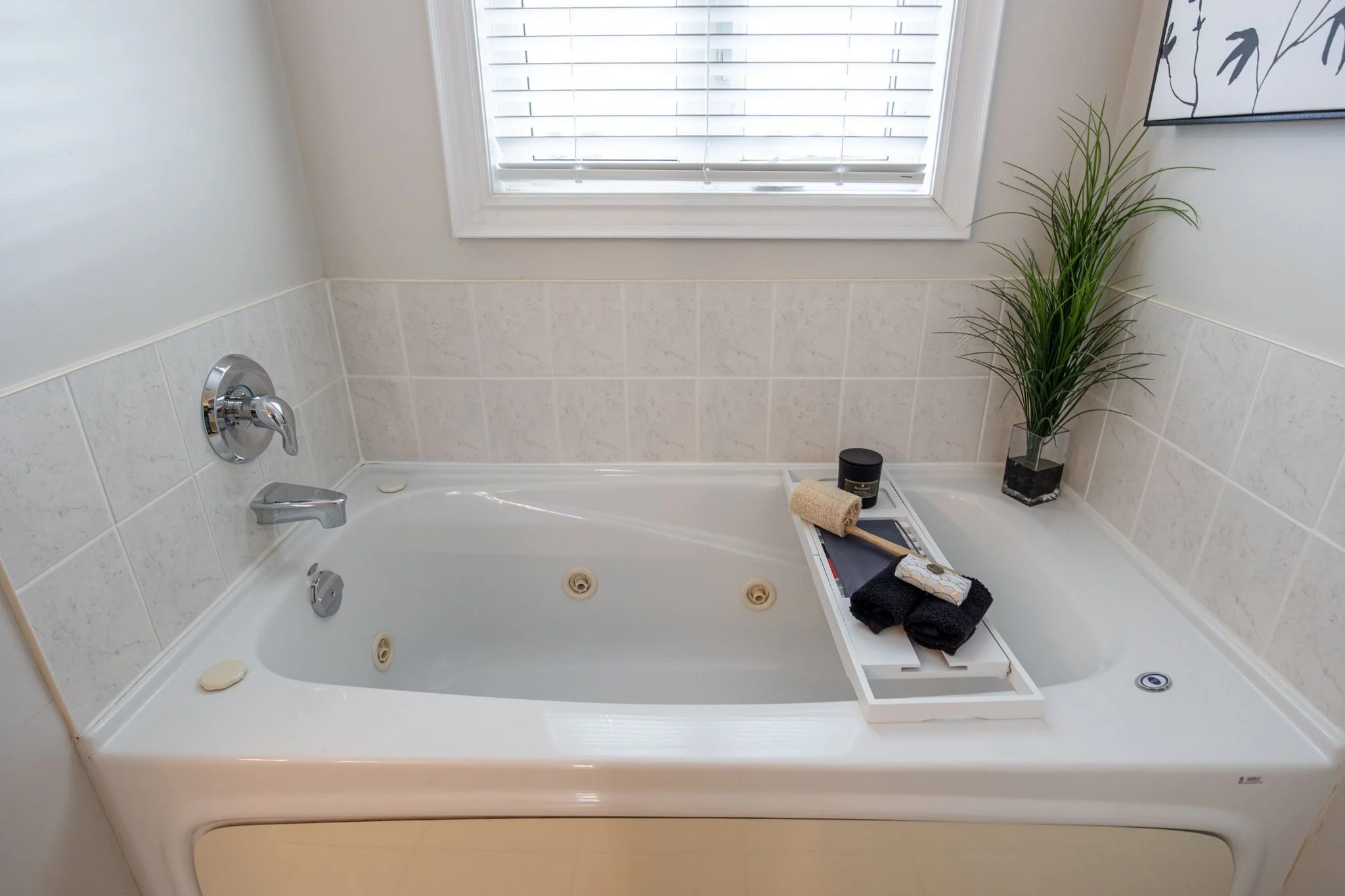 030 - 114 Six Point Rd, Toronto, ON.JPG