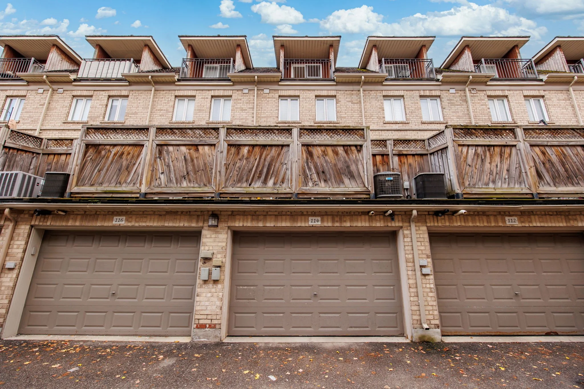 040 - 114 Six Point Rd, Toronto, ON.JPG