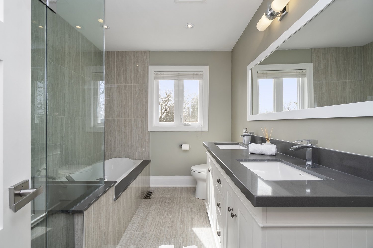 052_36 Athol Ave_Vardy Media.jpg