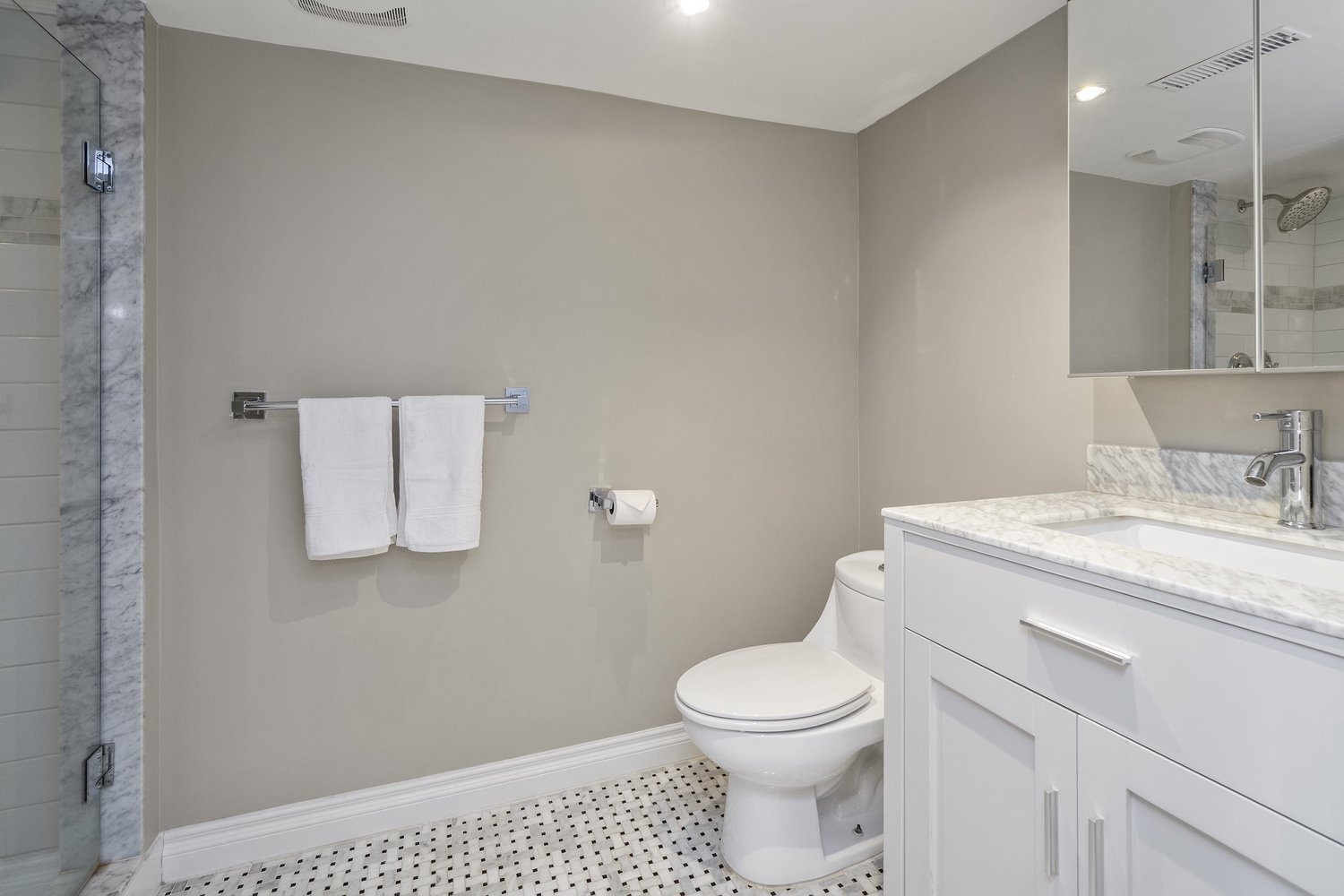 070_36 Athol Ave_Vardy Media.jpg