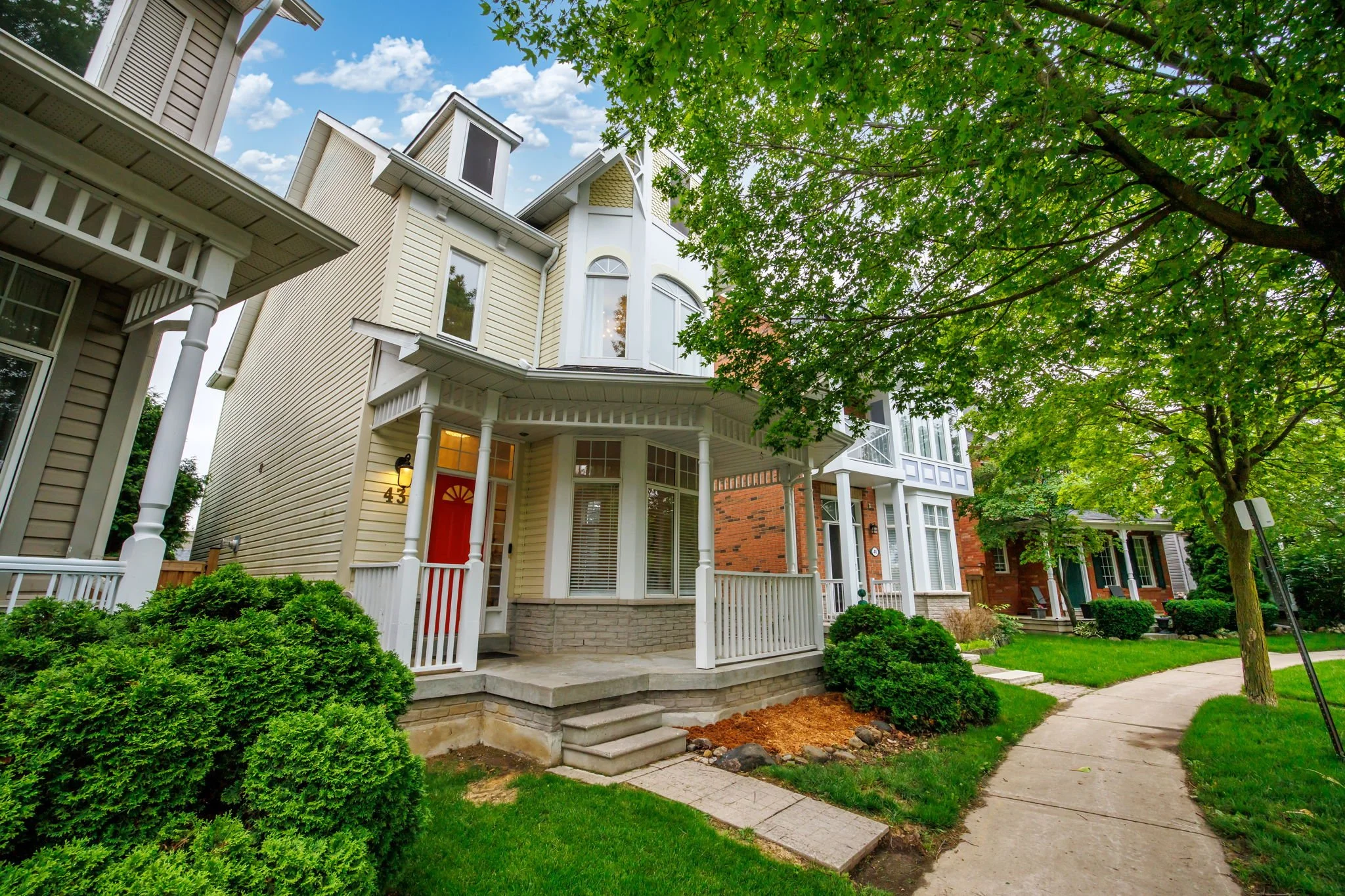 001 - 43 Cornell Common Rd, Markham.JPG