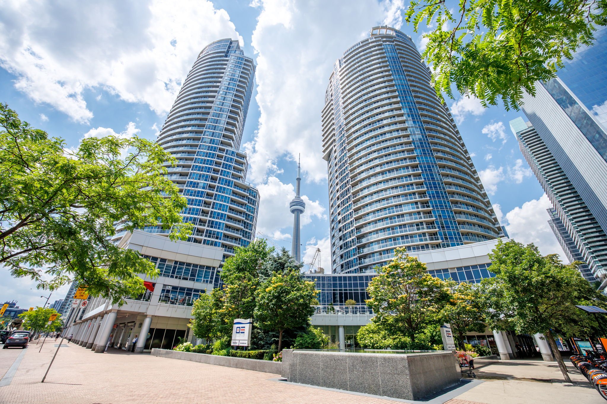 001 - 208 Queens Quay W 804, Toronto.JPG