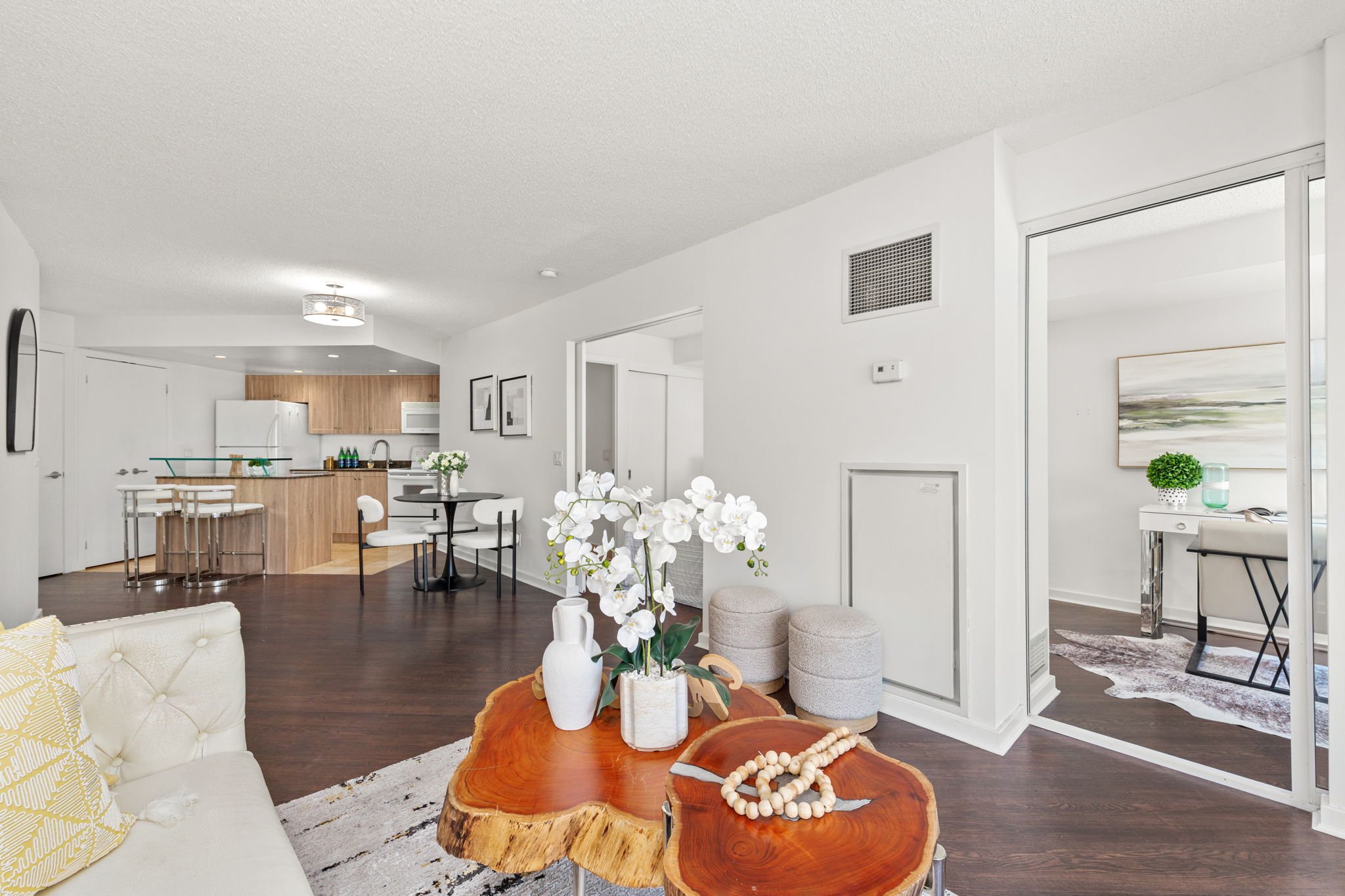 016 - 208 Queens Quay W 804, Toronto.JPG