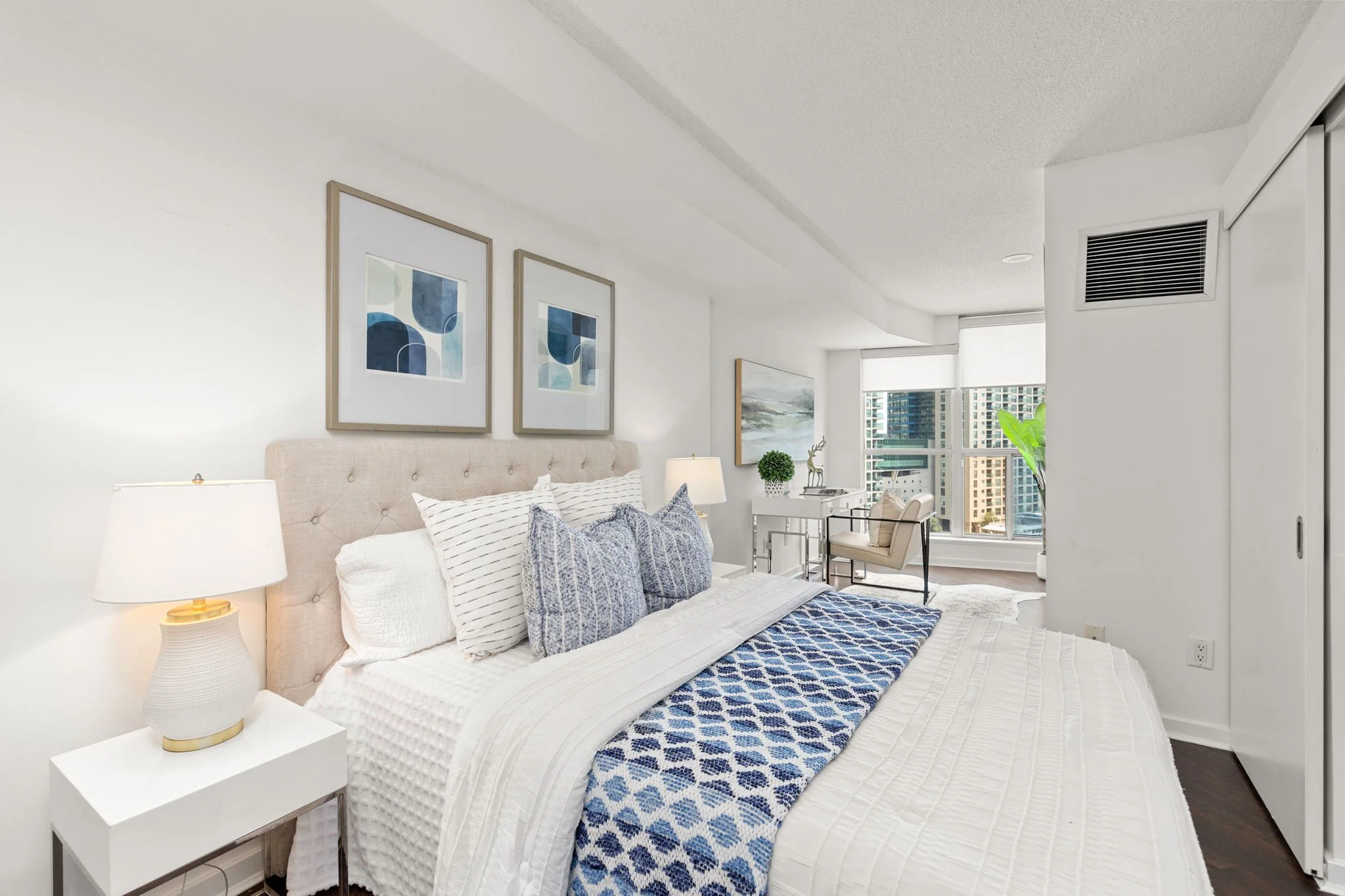018 - 208 Queens Quay W 804, Toronto.JPG