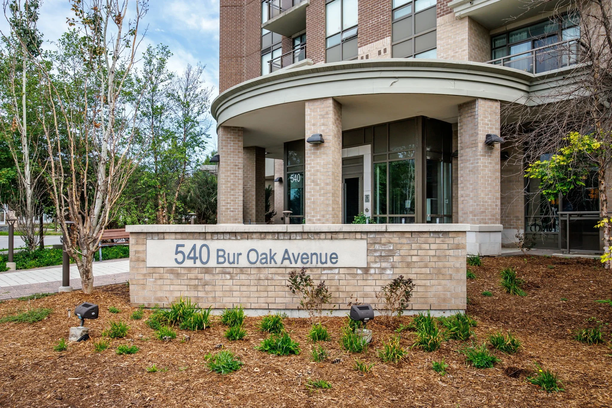 00-0 540 Bur Oak Ave 713.jpg