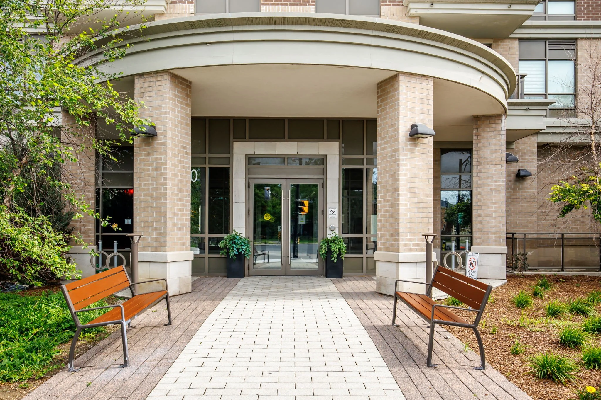 00-1 540 Bur Oak Ave 713 540.jpg