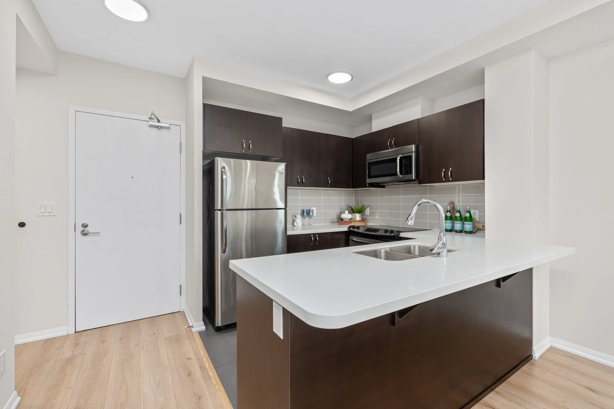 1- 540 Bur Oak Ave 713.jpg