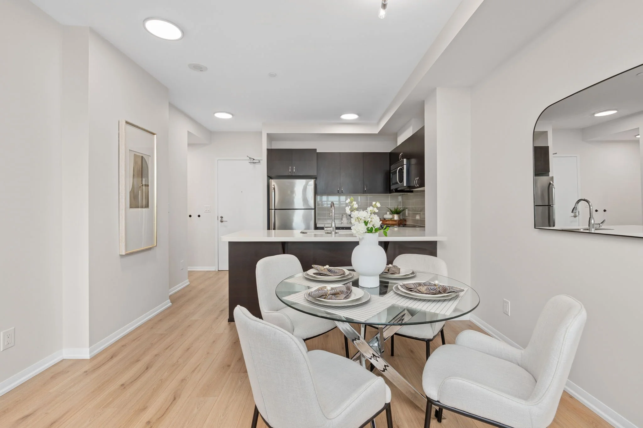 6- 540 Bur Oak Ave 713.jpg