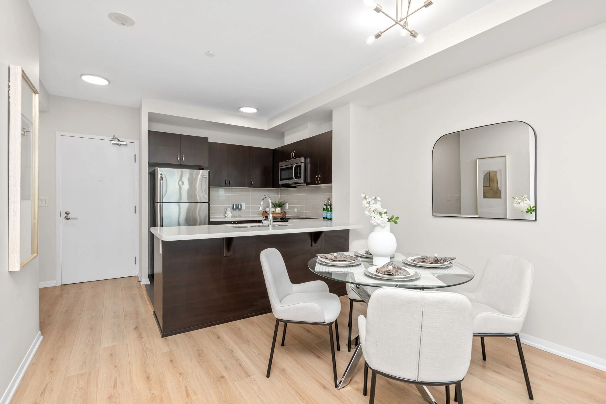 7- 540 Bur Oak Ave 713.jpg