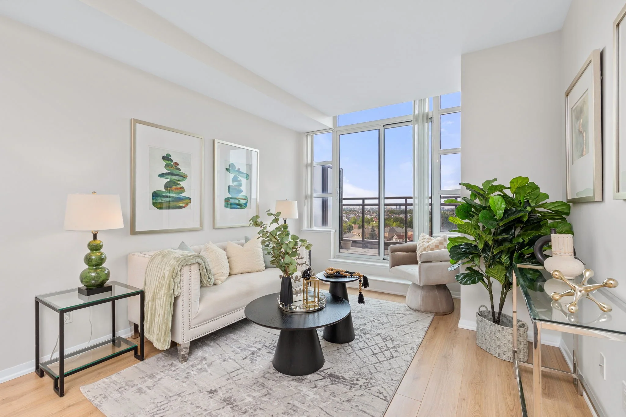 9- 540 Bur Oak Ave 713.jpg