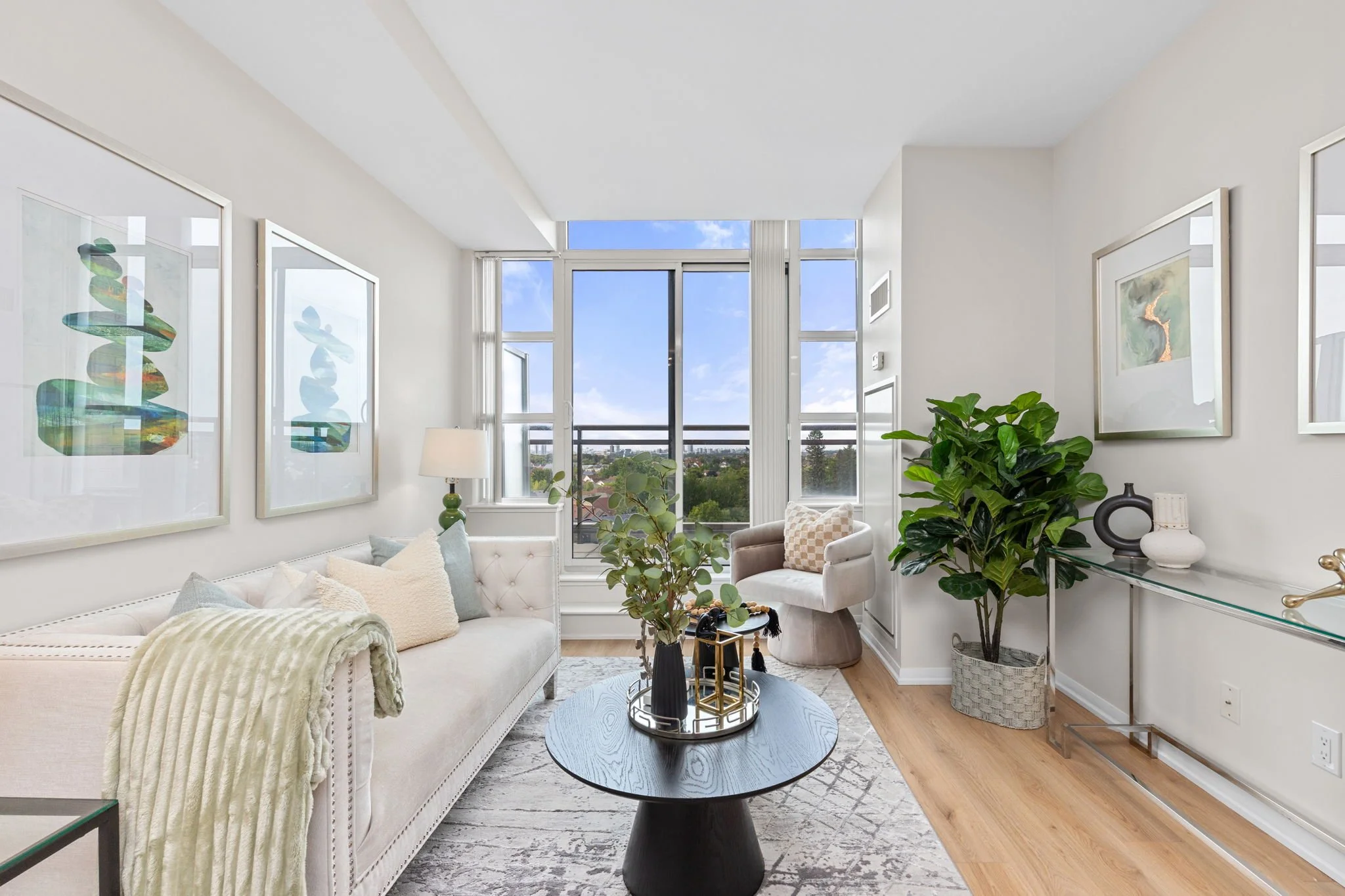 10- 540 Bur Oak Ave 713.jpg