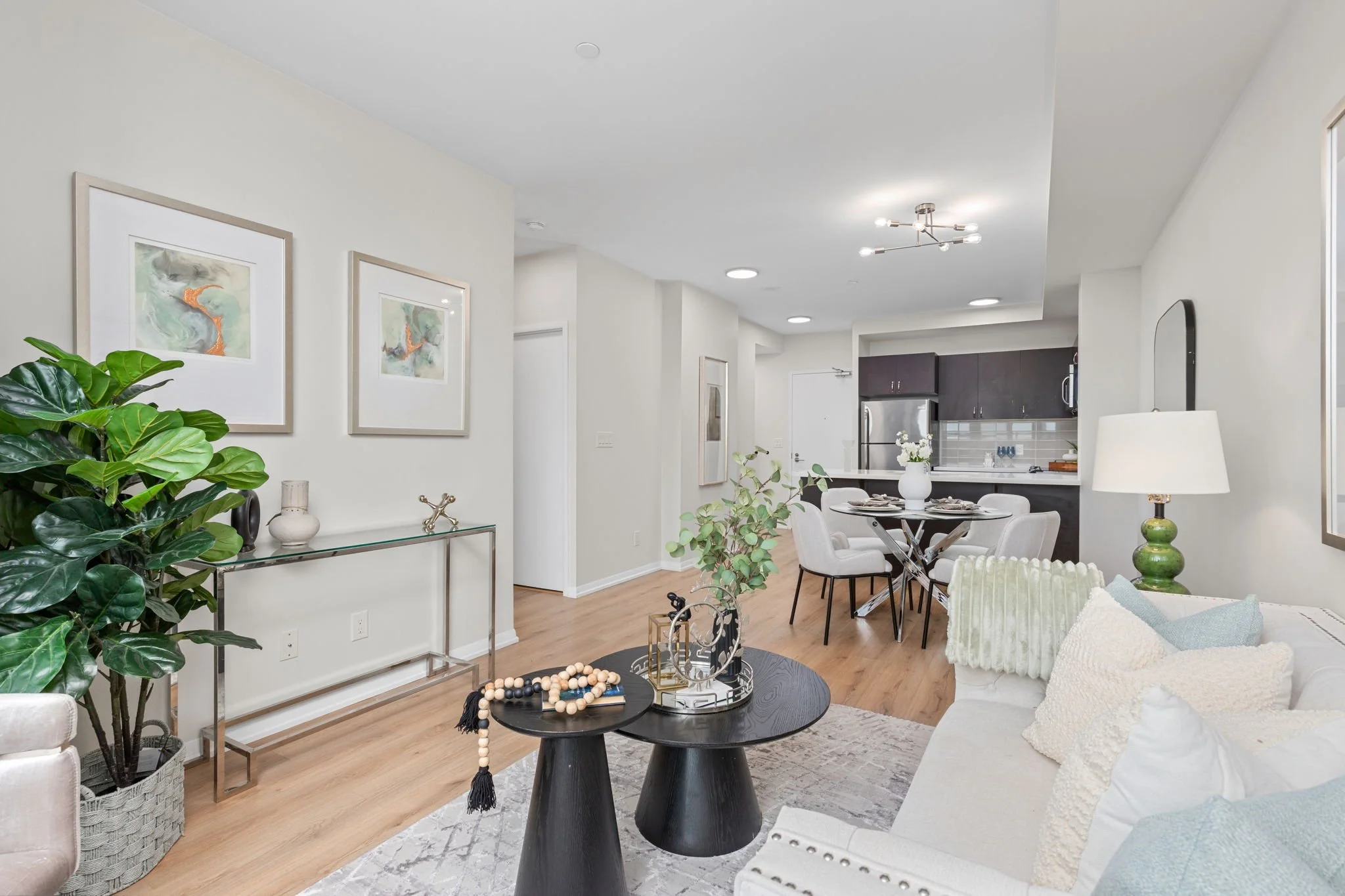 12- 540 Bur Oak Ave 713.jpg