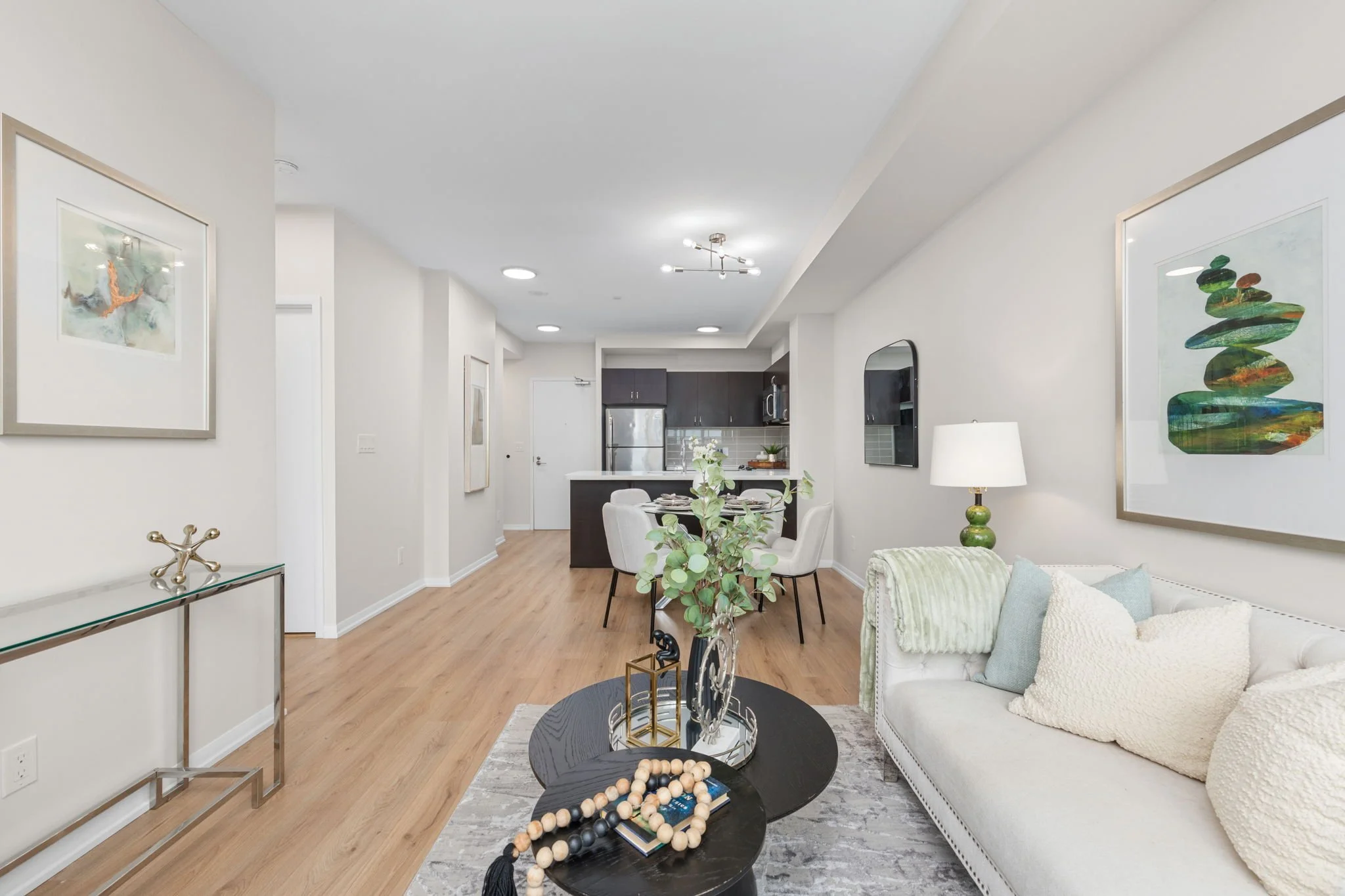 13- 540 Bur Oak Ave 713.jpg