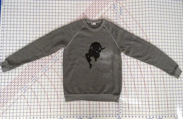 The EYEPISSGLITTER Logo Lounge-Top