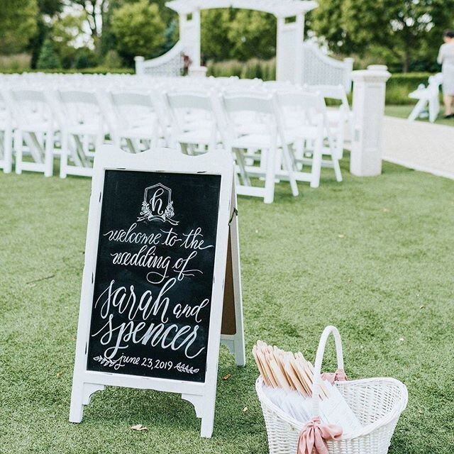 Happy one year to Sarah and Spencer 🌿
Sarah is a dear friend that I had the chance to do some day of items for, including this sign, and actually see them in place at the wedding. Their day was beautiful, complete with a full on classic midwest down