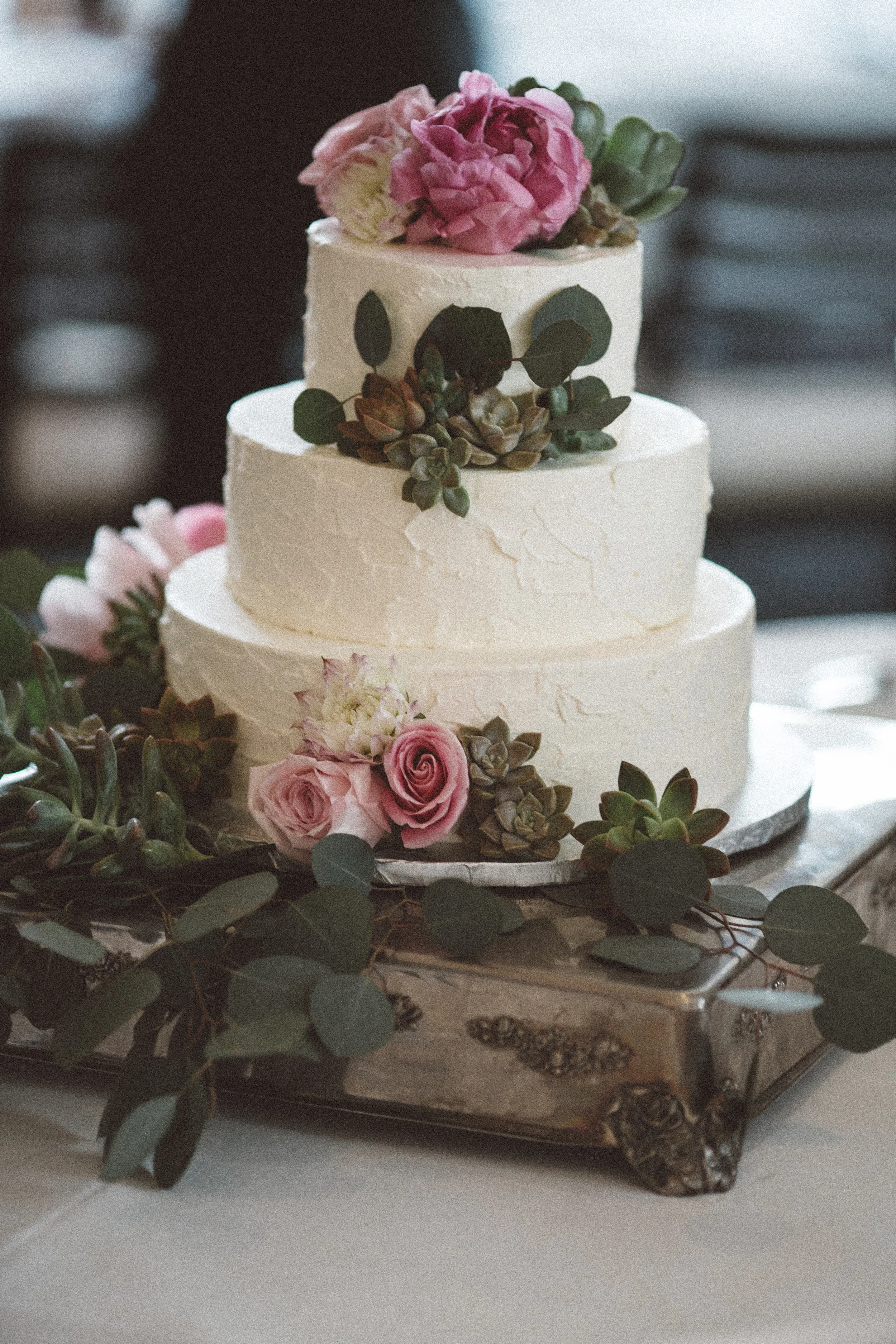 Oahu Wedding | Florals by Passion Roots | Photography by A Fist Full of Bolts