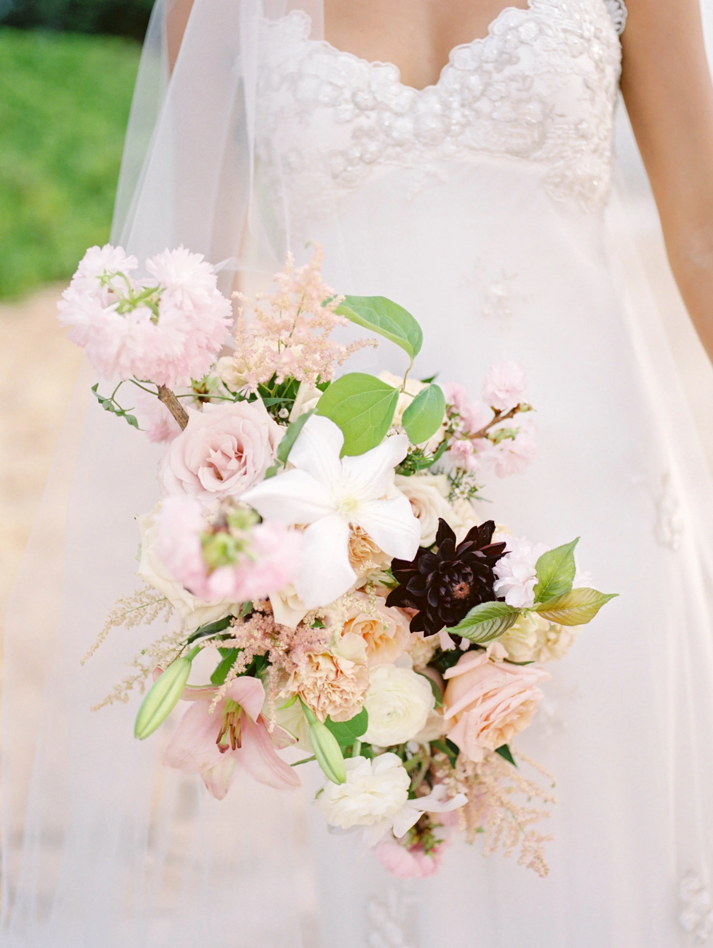 Bouquet - Posh Garden Unstructured - KerryJeanePhotography - 13.jpg