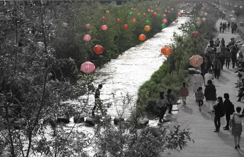 Lanterns | 2011 | photograph – digital SLR
