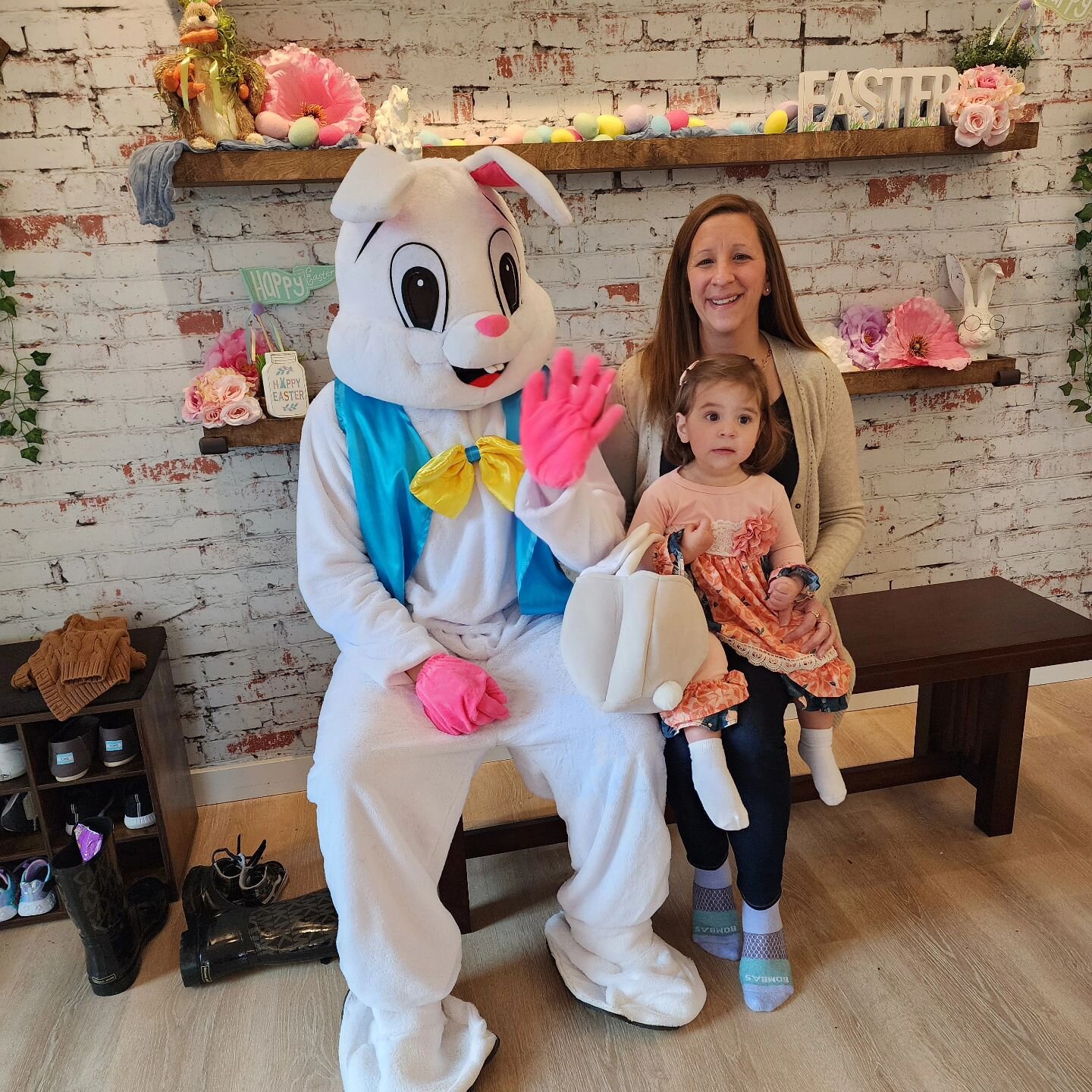 Emma had so much fun meeting the Easter bunny and finding eggs this weekend. 

Thank you @mamameetupsnj for another great event.  If your a mom in the area check out Mamma Meetups!