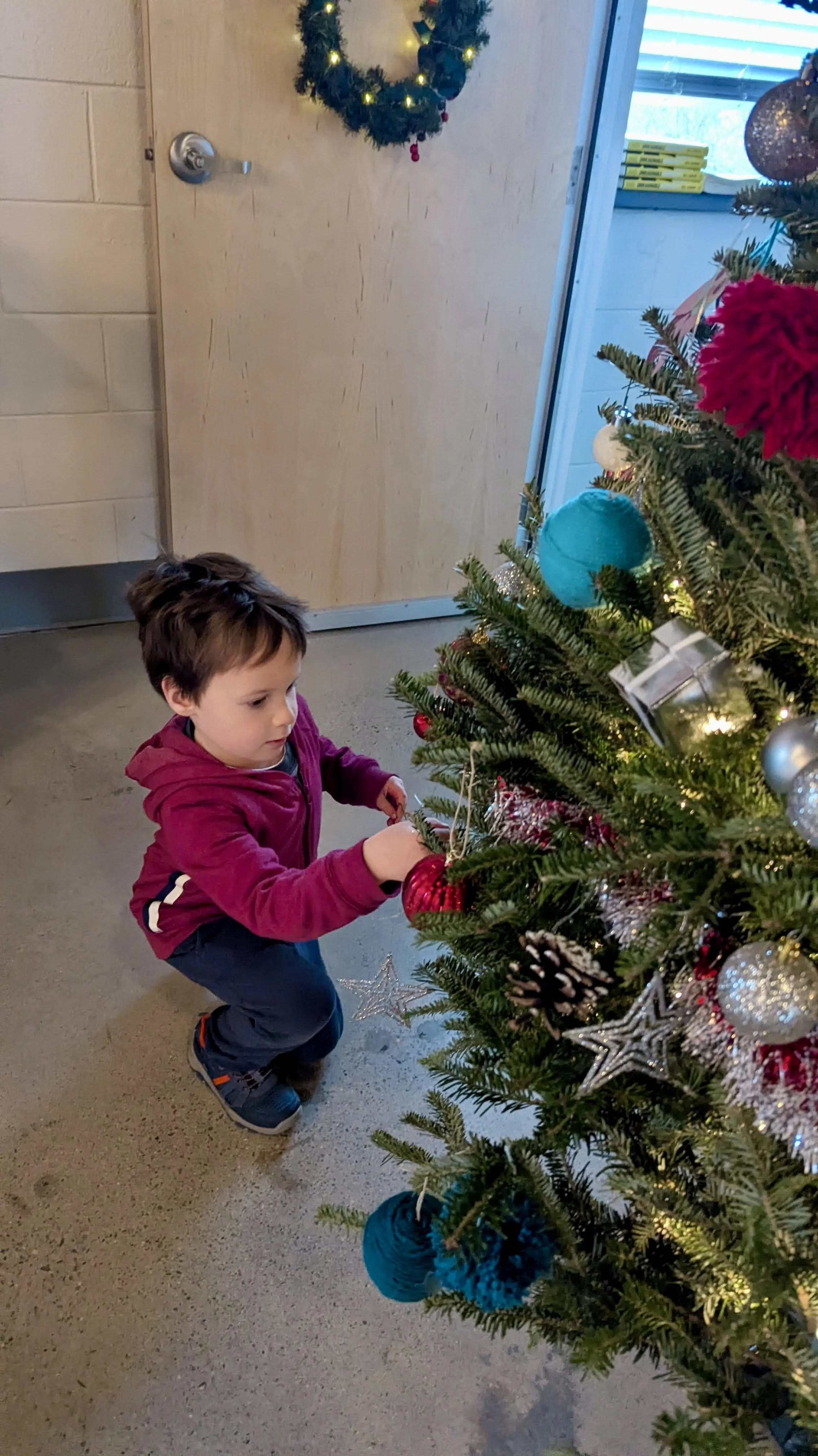 Christmas Decorating Party 11.jpg