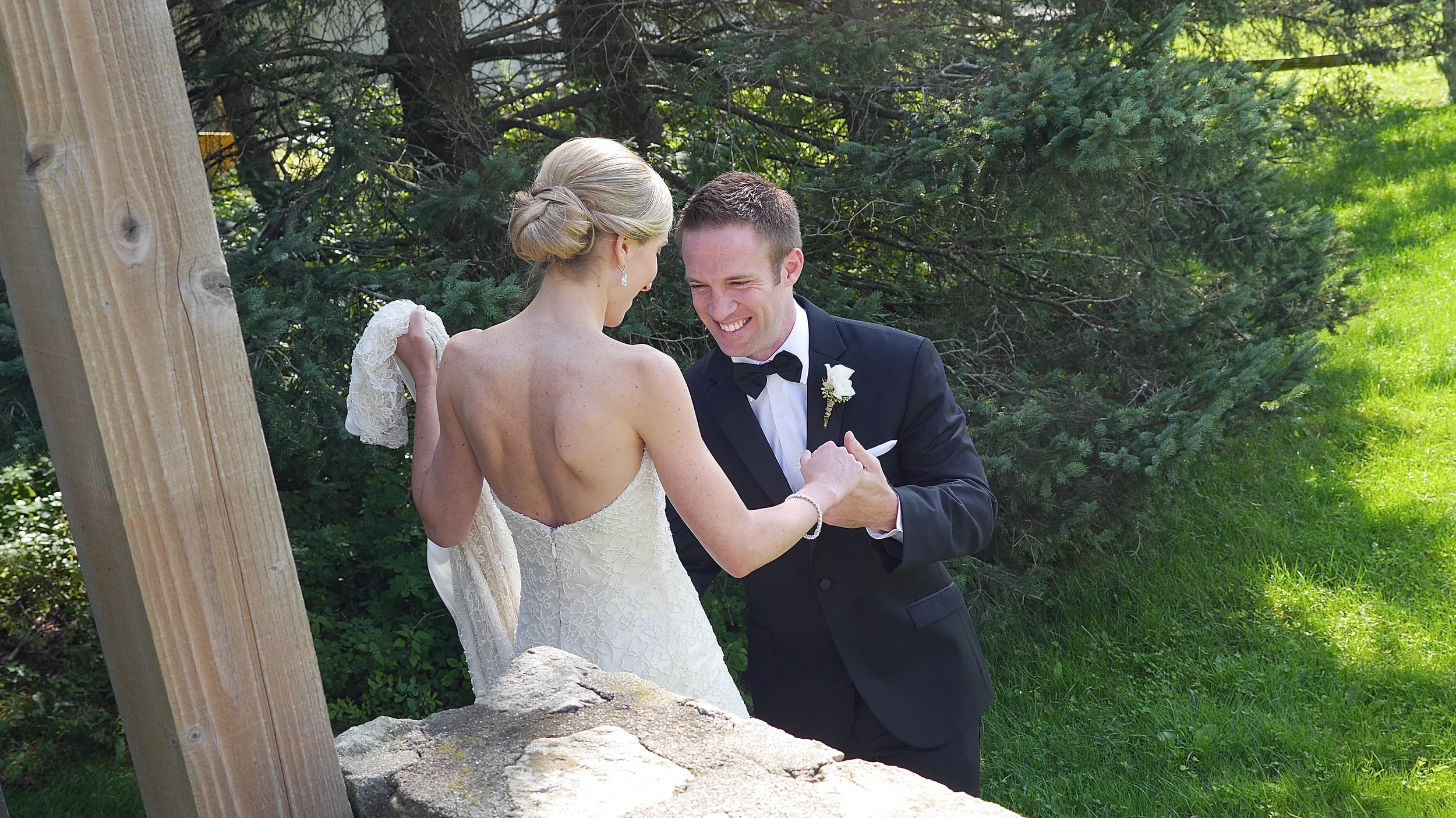 Groom+helps+Bride+P1090172-2807118095-O.jpg