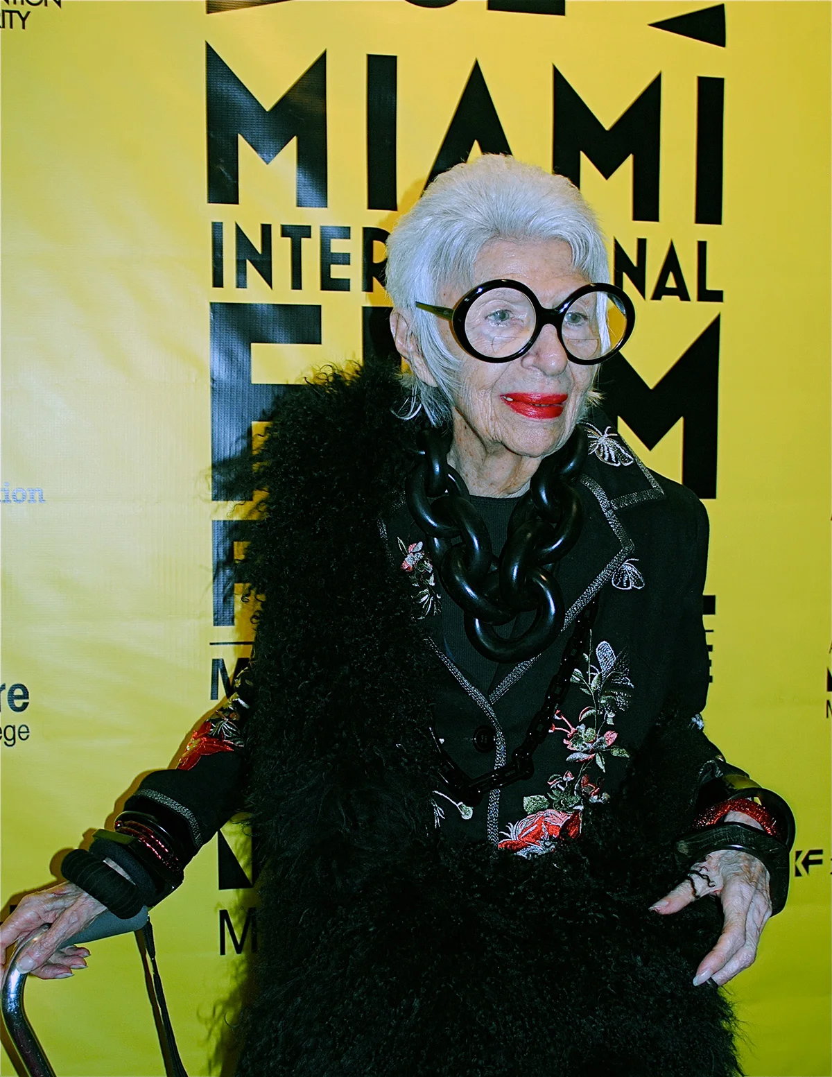 Iris_web_yellow.jpg