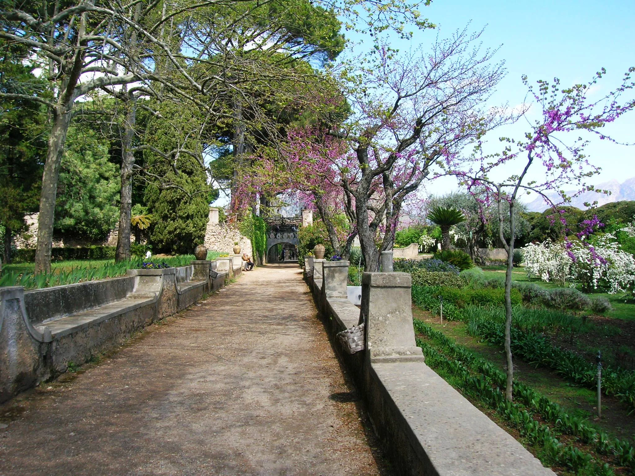 Villa_Cimbrone_Ravello by Mentnafunangann.JPG