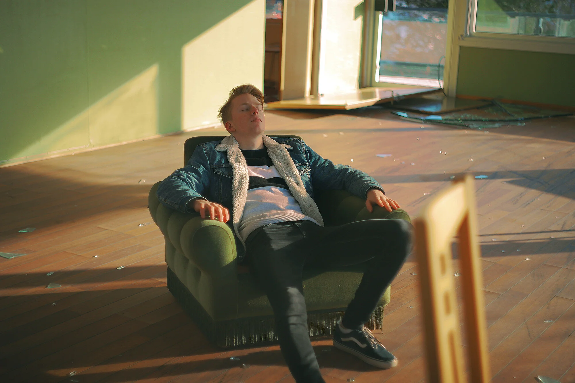 swoon_magazine_oscar_angell_music_musician_artist_indie_cut.jpg