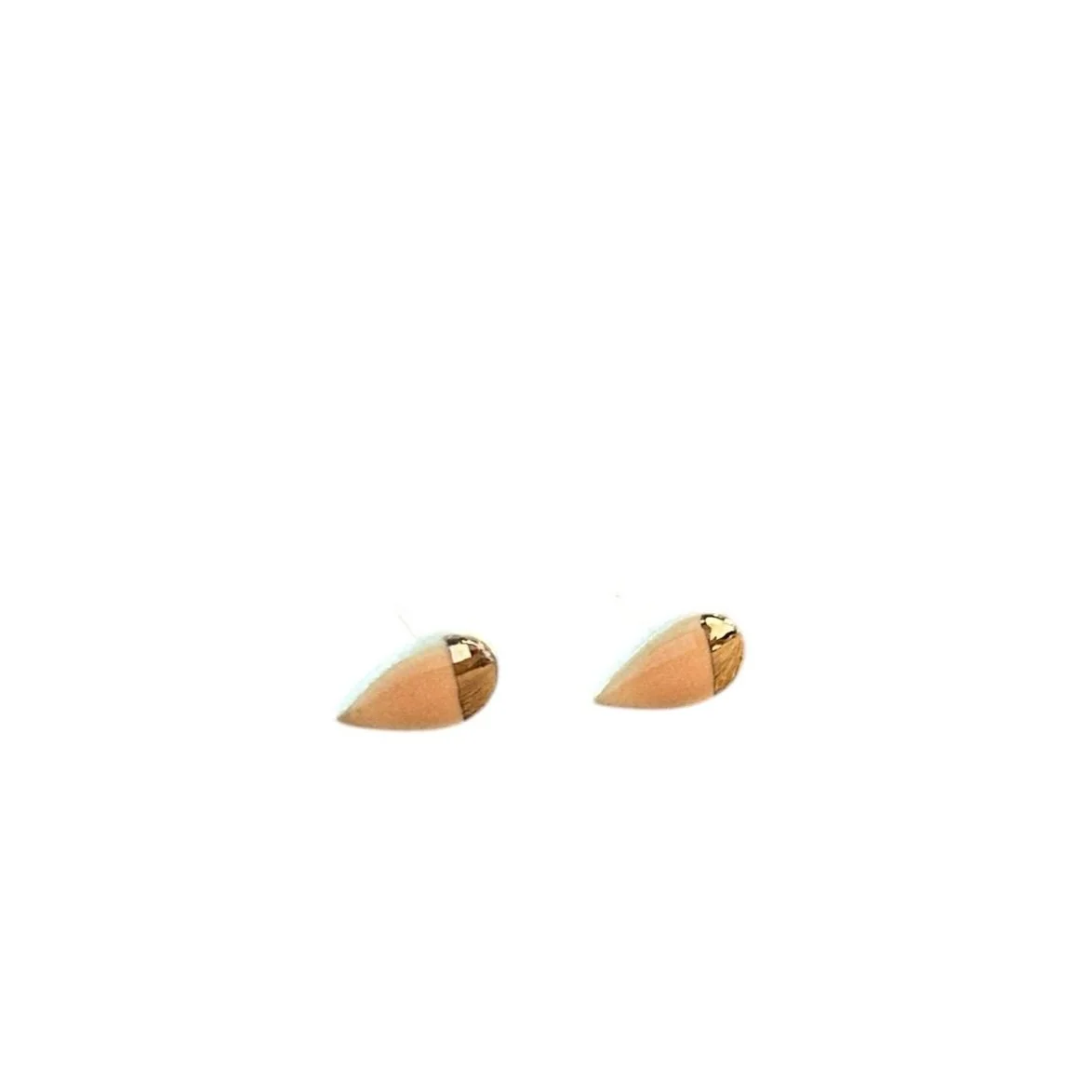 ZOE%CC%88+COMINGS+tiny+petal+studs%2C+orange%3Agold+half%2C+wbg.jpg