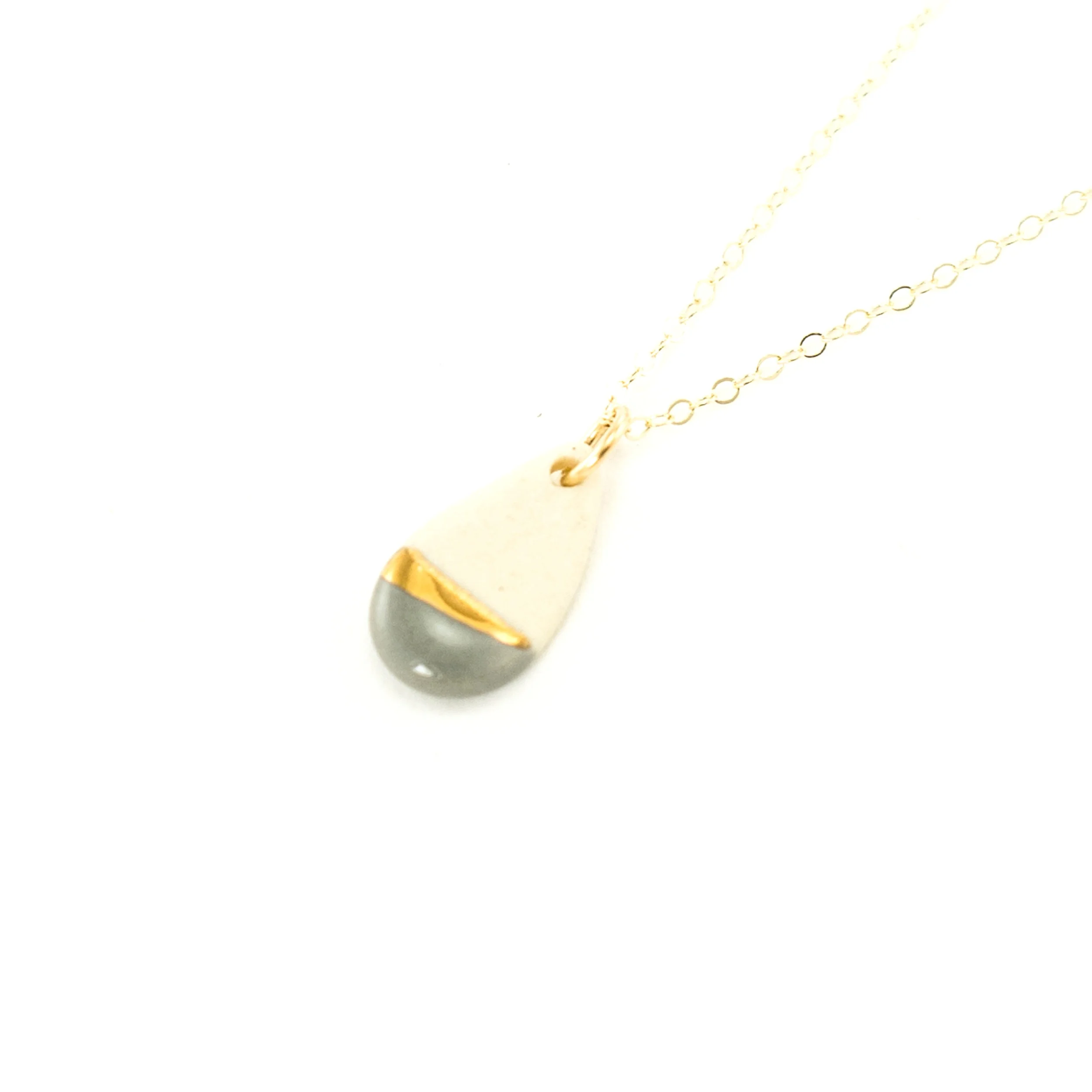 ZOE%CC%88%2BCOMINGS%2Btiny%2B%2Bstuds%2B_gold-44.jpg