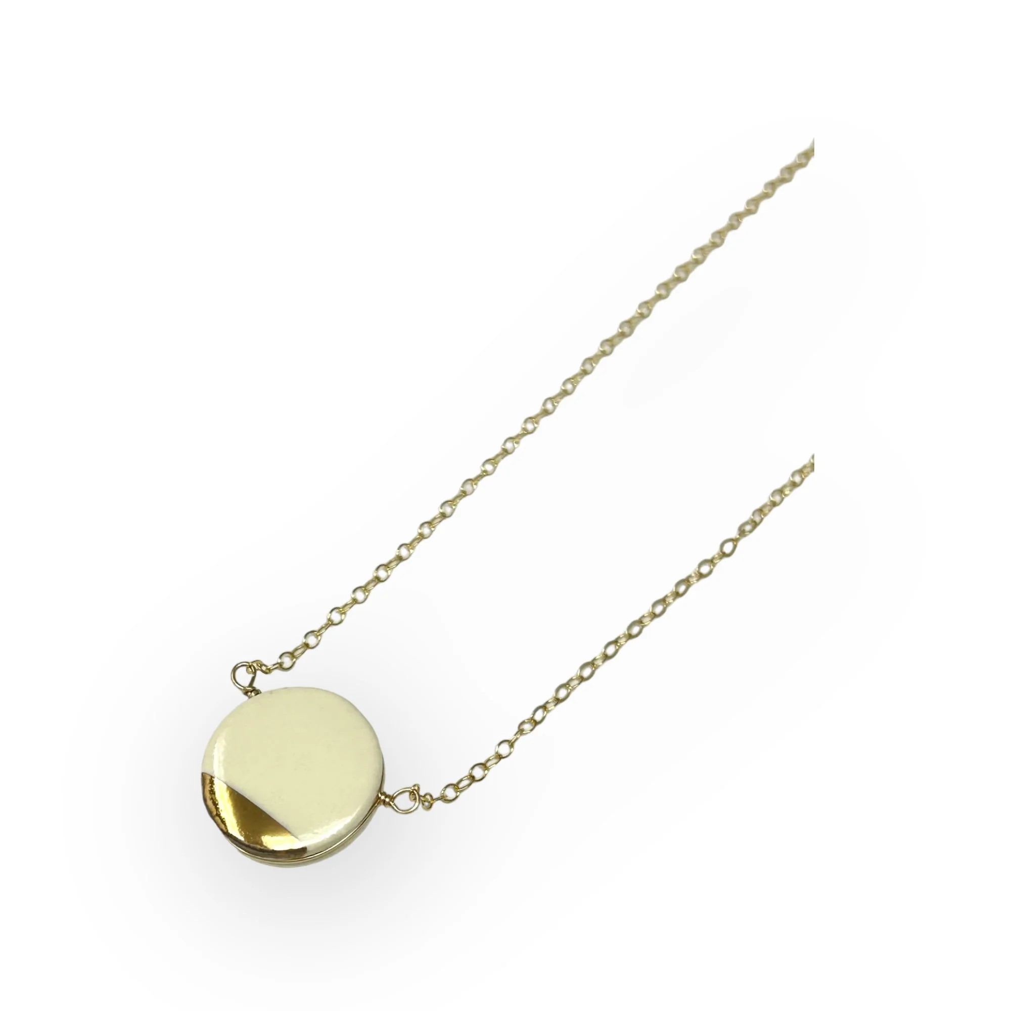 ZOË COMINGS pebble wrap necklace white:gold slice angle p.jpg